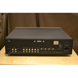 Her ser du Advantage S 2 forforstærker fra