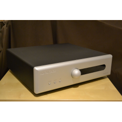 Her ser du Advantage S 2 forforstærker fra