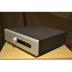 Her ser du Advantage S 2 forforstærker fra