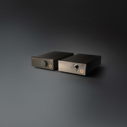 Her ser du Phonobox Chrome MM/MC fra EAR/Yoshino