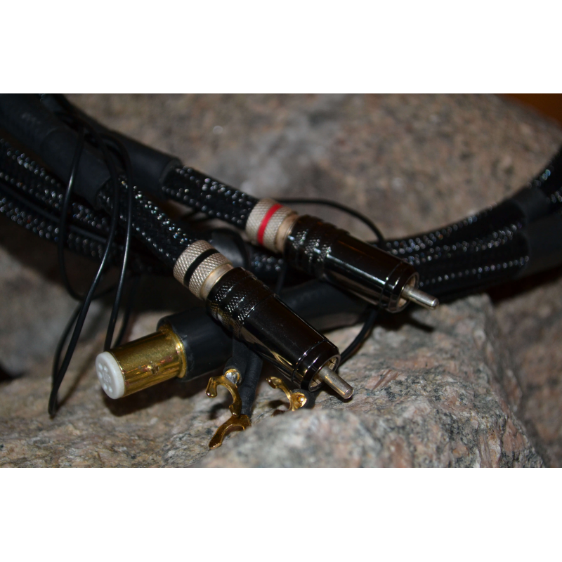 Her ser du 1,25m SME tonearm Copper Reference II fra LFD Audio