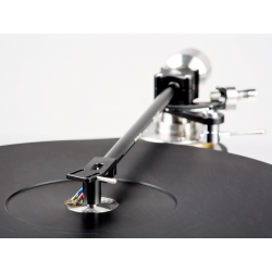 Her ser du Raven 10.5 tonearm fra TW Acustic