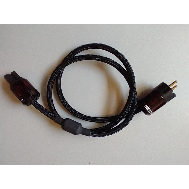 Her ser du 1,25m Silicone Mains Lead (Oyaide P-079e, C-079) fra LFD Audio