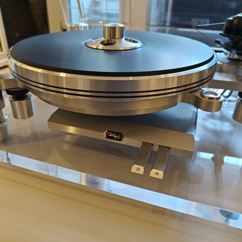 Brugt Oracle Audio Delphi mk IV med Turbo PSU og Origin Live Illustrious tonearm