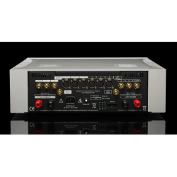 Her ser du 925 Integrated amplifier 135W fra Trilogy Audio